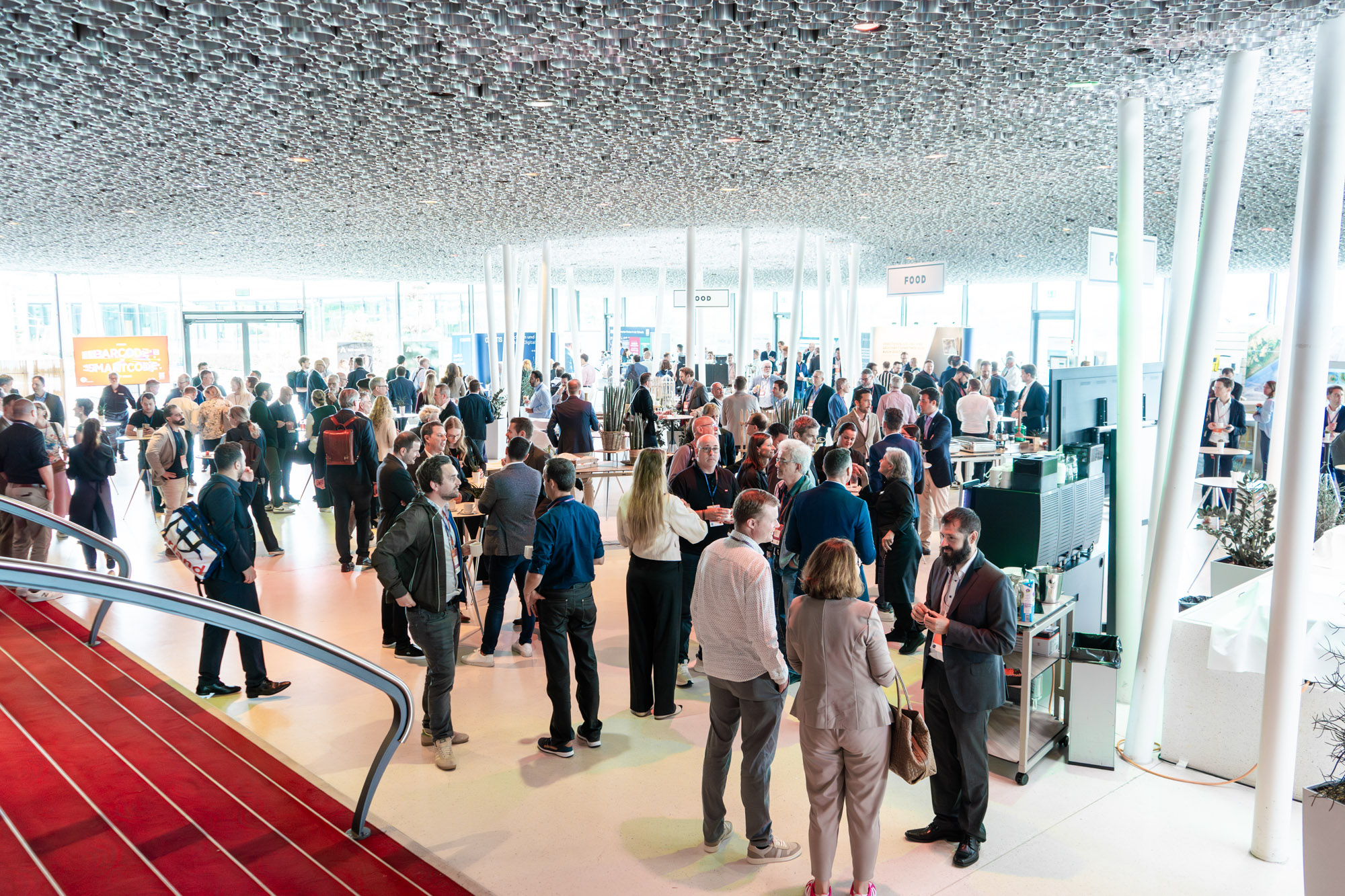 Networking Im Foyer des Kursaals am Excellence Day 2025